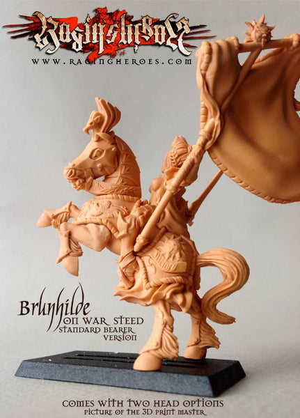 Brunhilde à Cheval avec Grande Bannière